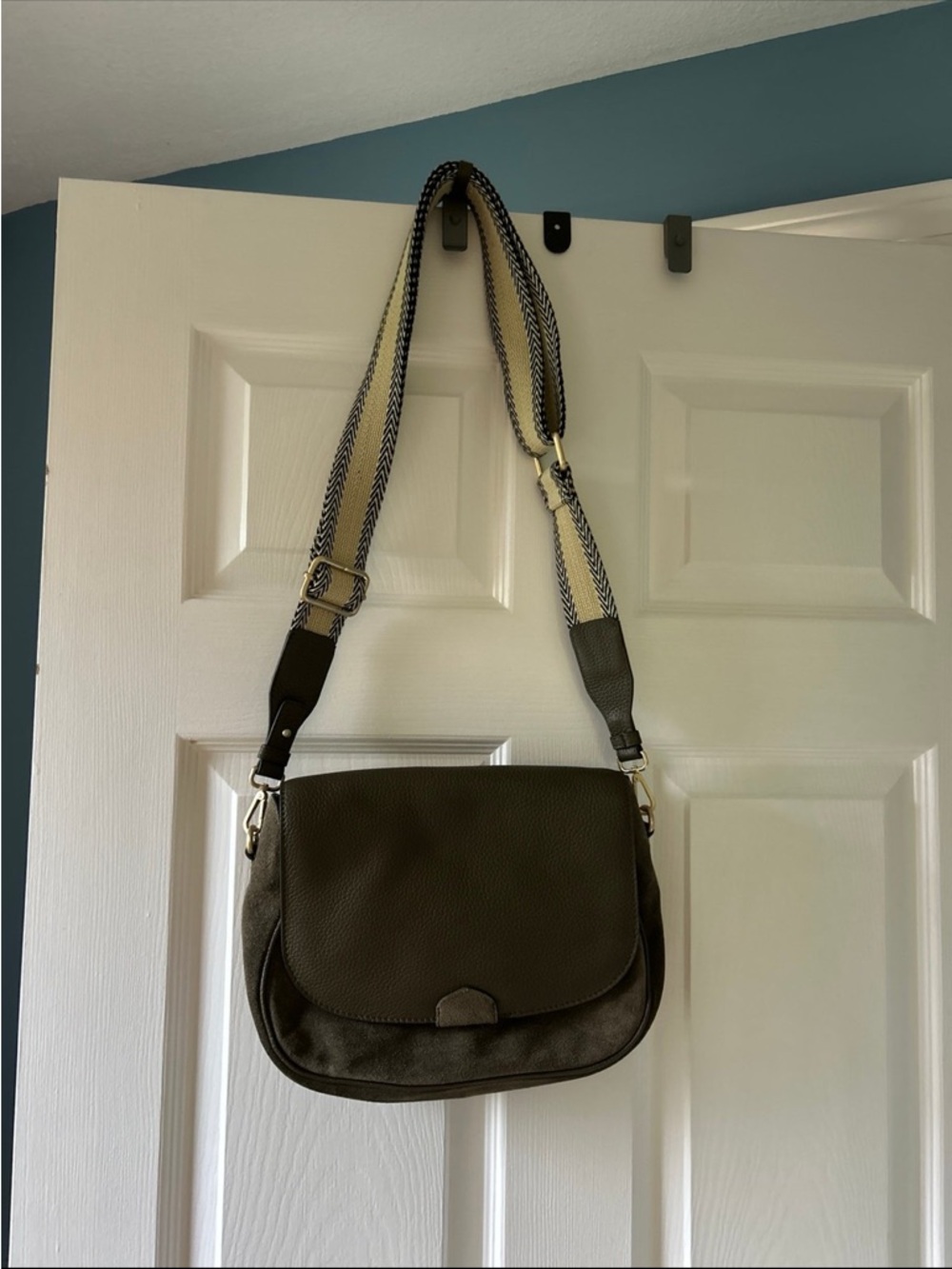 Clarks Olive Green Pebbled Leather Crossbody Bag with Woven Strap